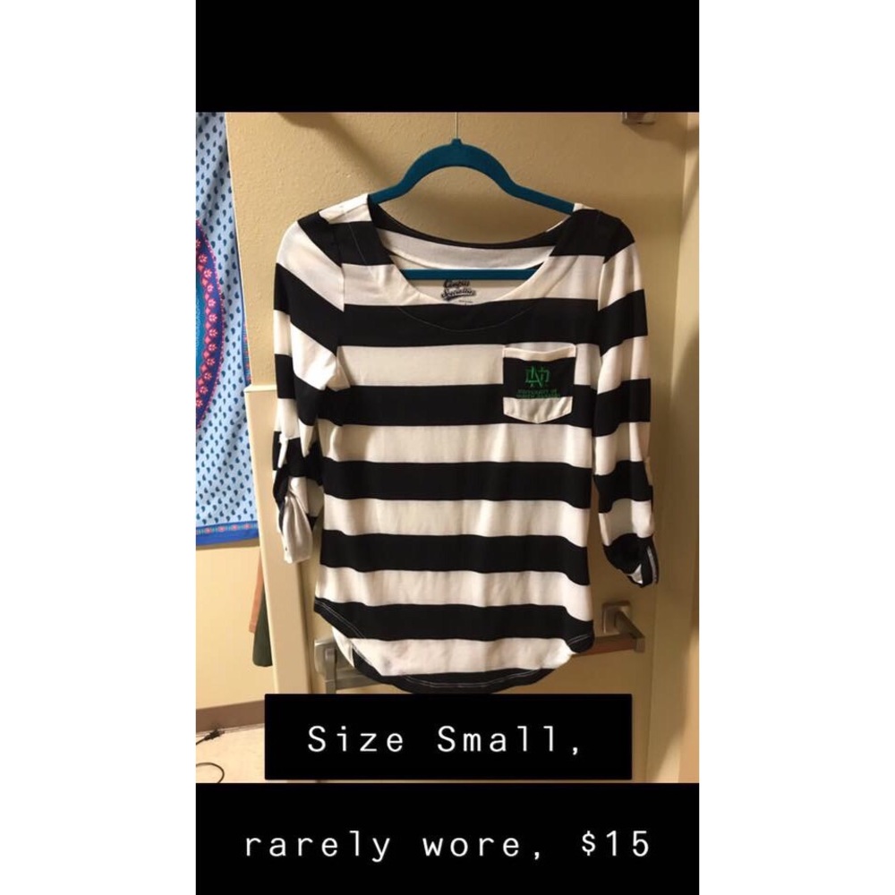 Women’s shirts size small